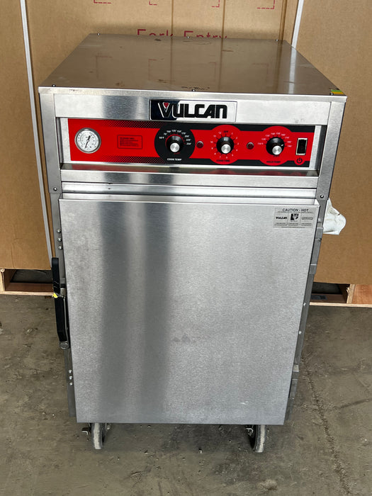 New Vulcan VRH8 Half Height Cook and Hold Oven - 208/240V, 2253/3000W